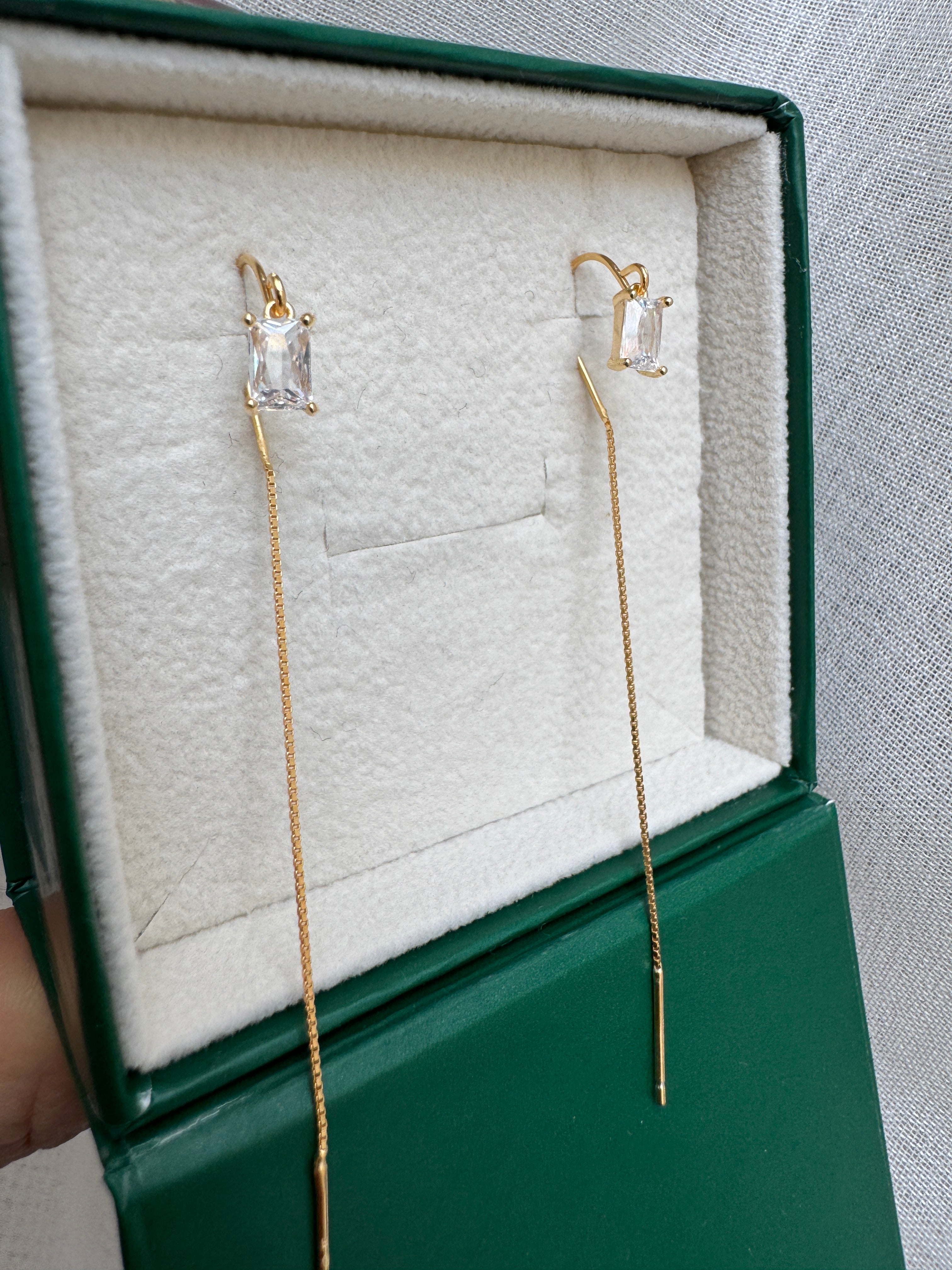 Orecchini filo dorati